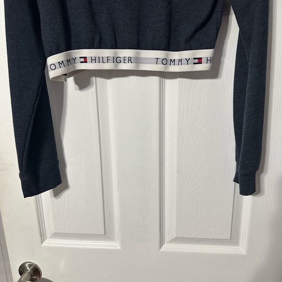 Tommy Hilfiger Women's Cropped Hoodie - Picture 11 of 15